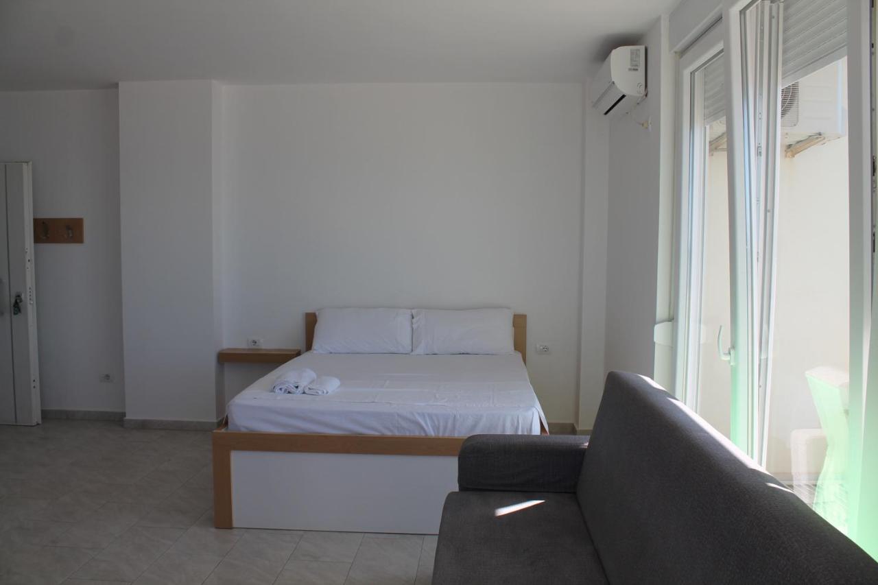 Ferienwohnung Roxhensi Shëngjin Exterior foto
